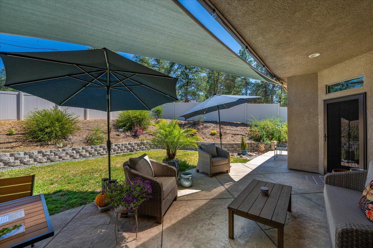 5697 Constitution Way Redding, CA 96003 - Photo 35 of 87 Private patio