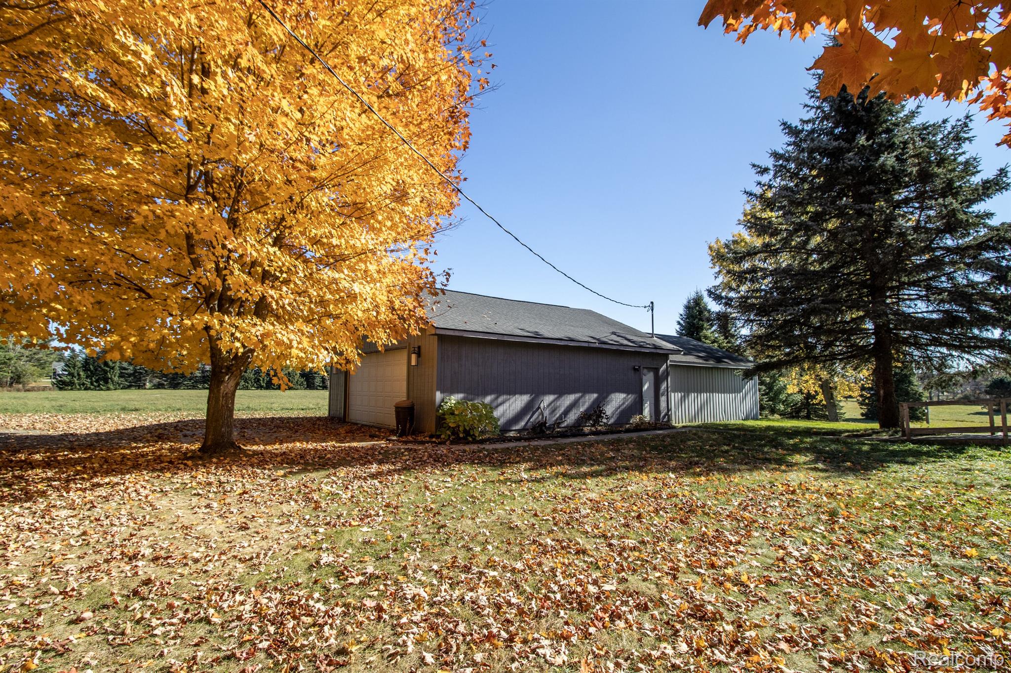 3137 West Newark Road Lapeer, MI 48446 - Photo 2 of 40
