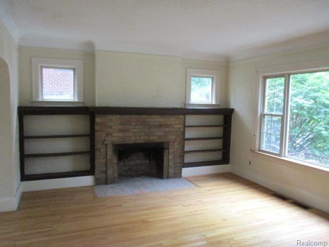 22123 Roxford Street Detroit, MI 48219 - Photo 24 of 26 261-850337 Living Rm (2).jpg