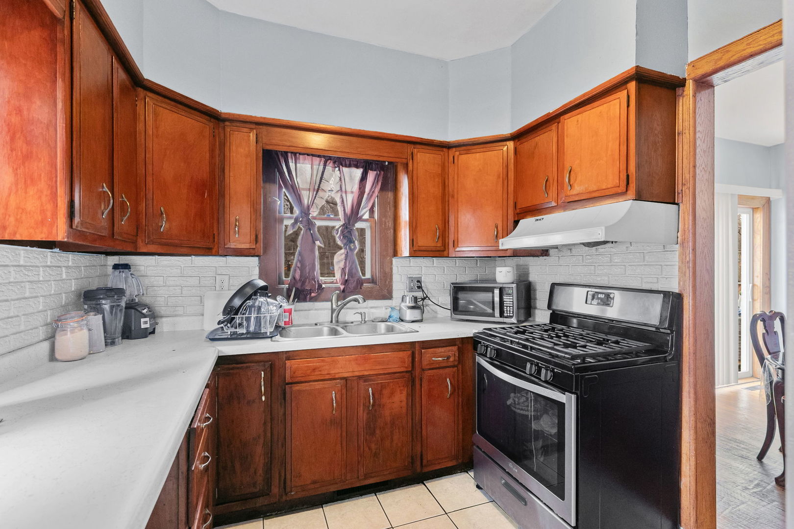 832 Bode Road Elgin, IL 60120 - Photo 10 of 19