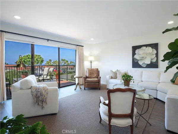 $1,299,000 | 2201 Vía Carrillo, Unit 2A, Palos Verdes Estates, CA 90274