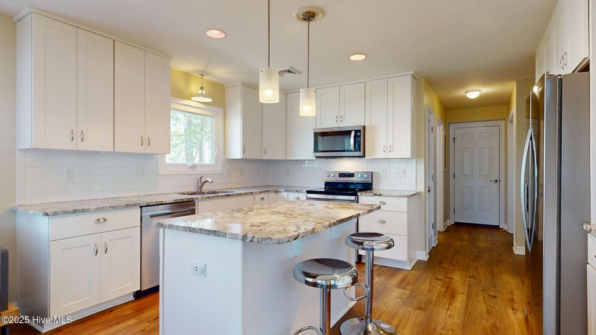 5410 Trade Winds Road New Bern, NC 28560 - Photo 6 of 66 Center island