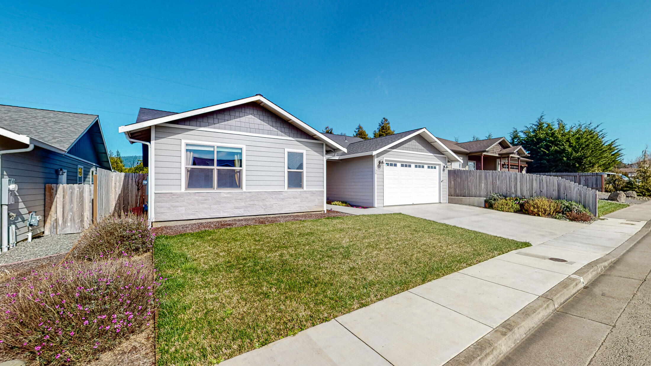 130 Ridge View Court Fortuna, CA 95540 - Photo 3 of 46 03_130_Ridge_View_Court_Fortuna103_mls