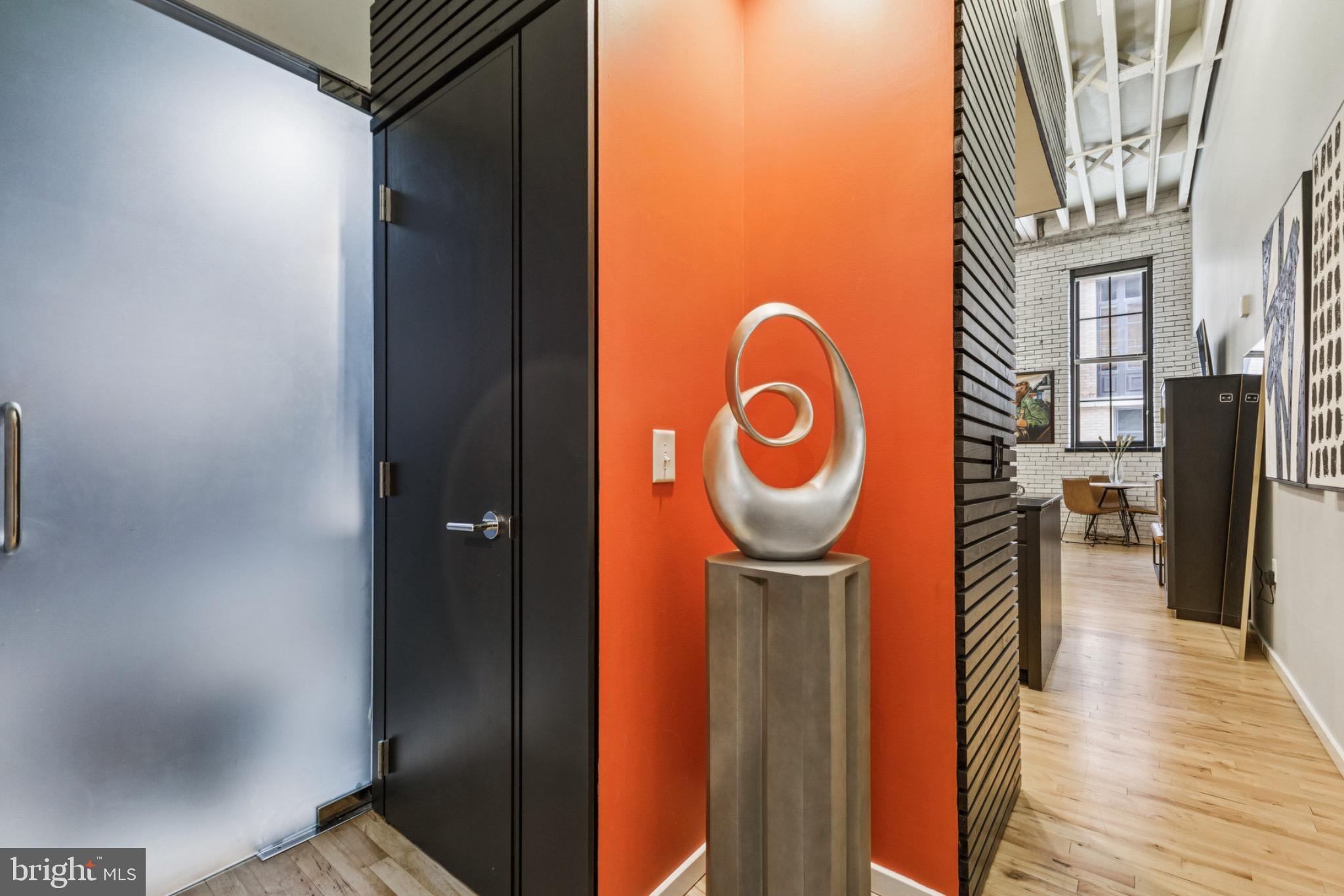 437 New York Avenue Northwest, Unit Y26 Washington, DC 20001 - Photo 3 of 16 a close up of a door of a house