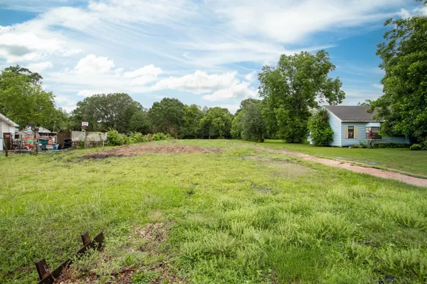 $95,000 | 6701 32nd Street, Groves, TX 77619
