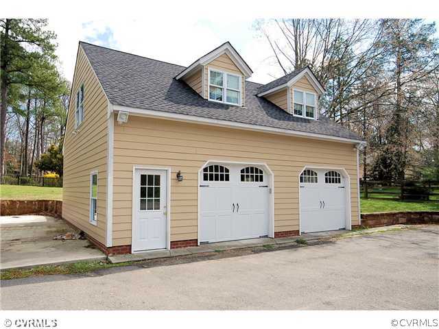 1817 Locust Hill Road Henrico, VA 23238 - Photo 10 of 12 Studio/Study/Office - This DETACHED 2.5 CAR GARAGE