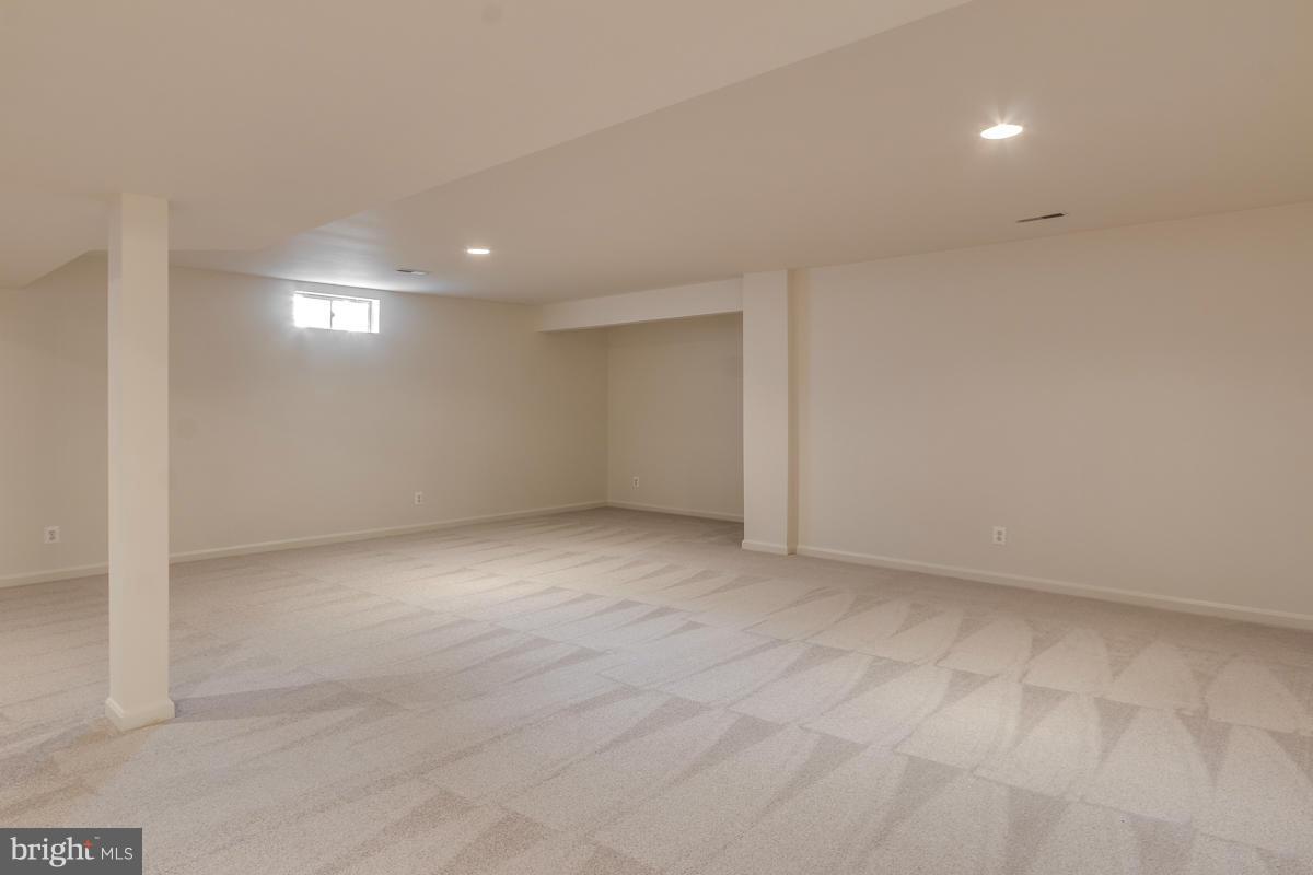 2482 Leyland Ridge Road Herndon, VA 20171 - Photo 25 of 29 a view of an empty room