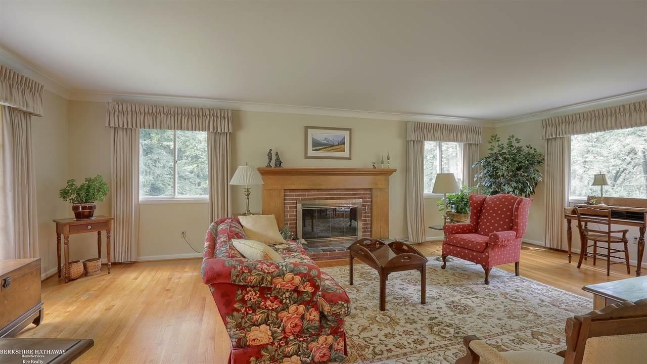 6010 Deguise Court Rochester Hills, MI 48306 - Photo 4 of 31