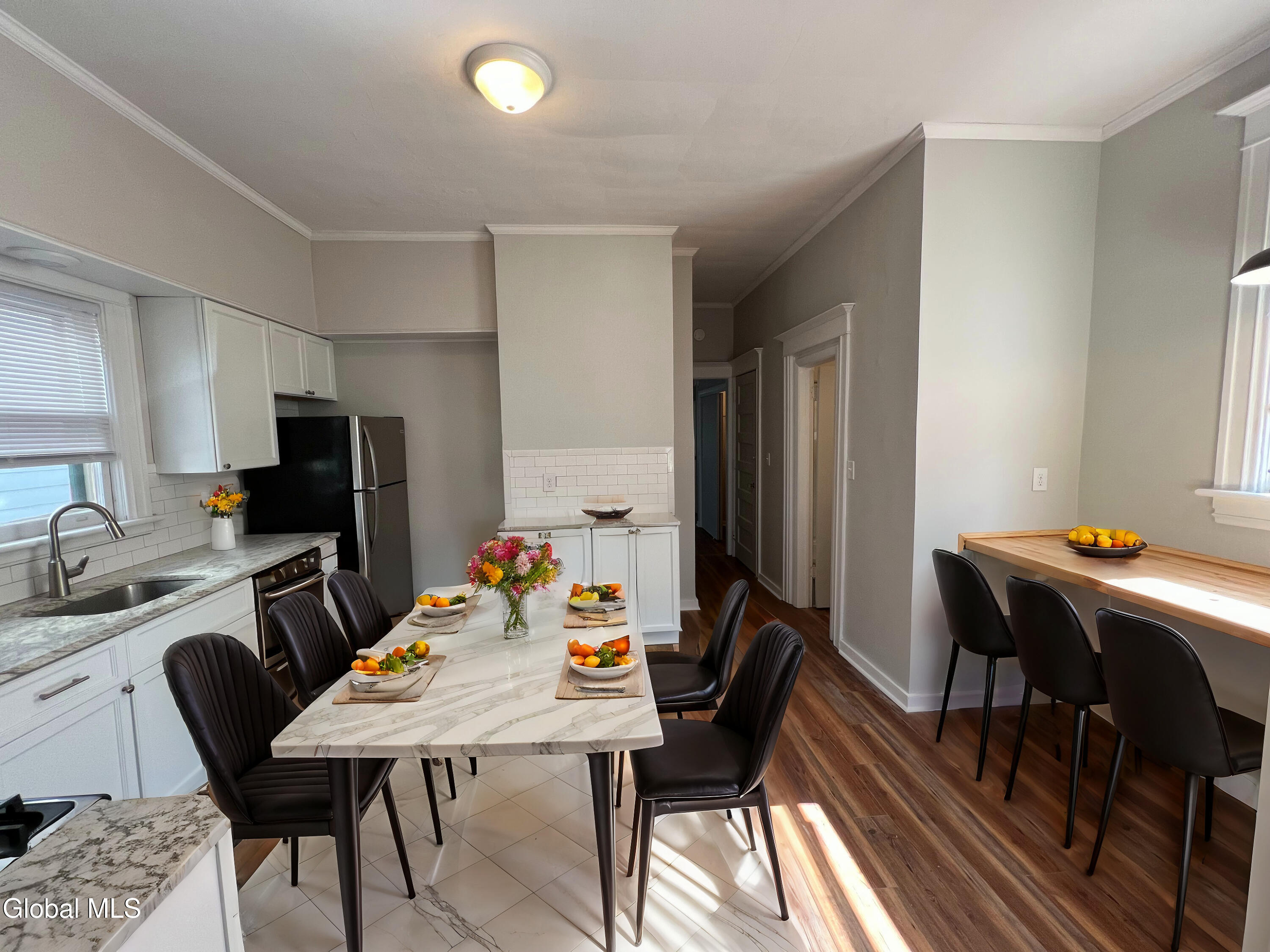 1114 Union Street, Unit 2 Schenectady, NY 12308 - Photo 11 of 34 Virtual Staging AI - IMG_8424 - October