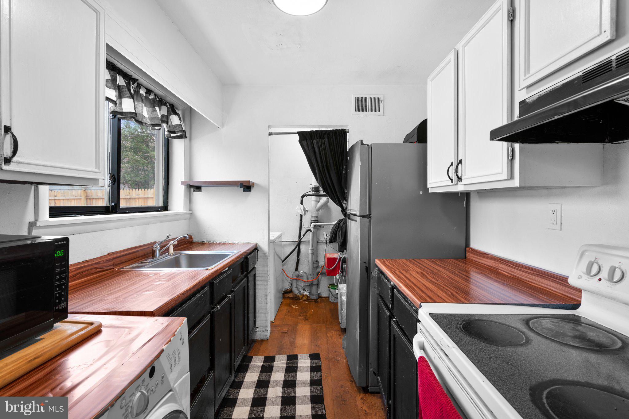 719 Cotter Road Glen Burnie, MD 21060 - Photo 8 of 18 Kitchen