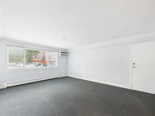 $140,000 | 8810 Briar Court, Unit 1B, Des Plaines, IL 60016