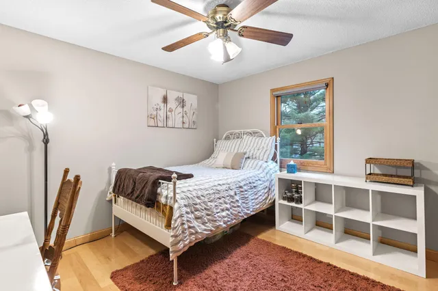 $2,800 | 15803 Sunset Road, Minnetonka, MN 55345