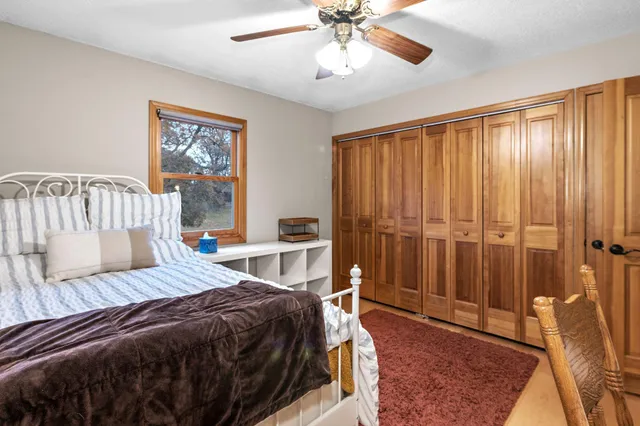 $2,800 | 15803 Sunset Road, Minnetonka, MN 55345