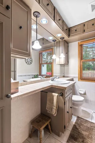 $2,800 | 15803 Sunset Road, Minnetonka, MN 55345