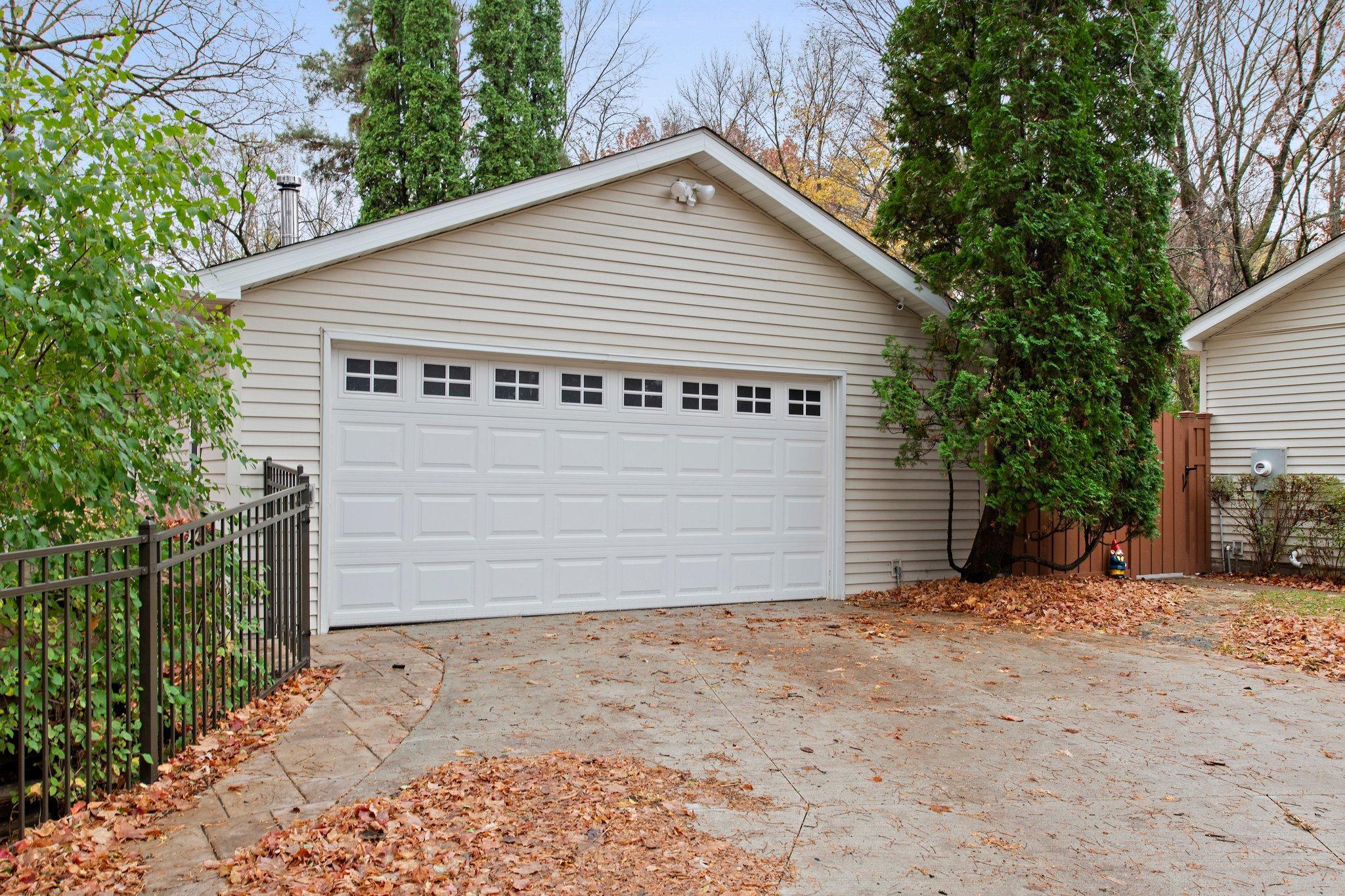 15803 Sunset Road Minnetonka, MN 55345 - Photo 10 of 56