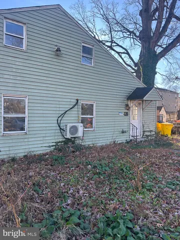 a house view with a backyard space