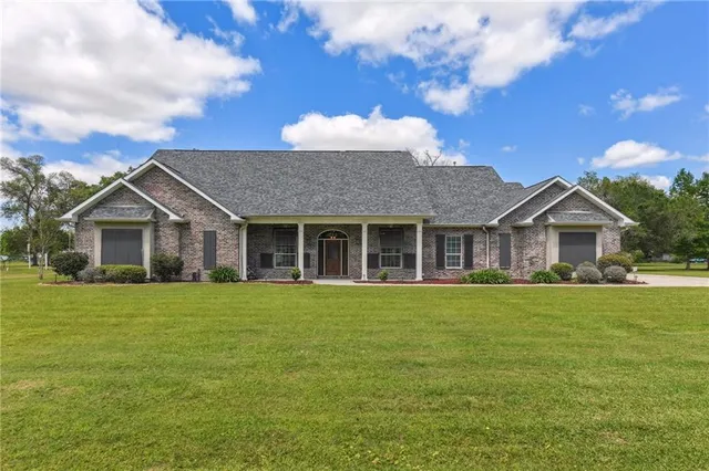 $675,000 | 212 Cedar Grove Lane, Belle Chasse, LA 70037
