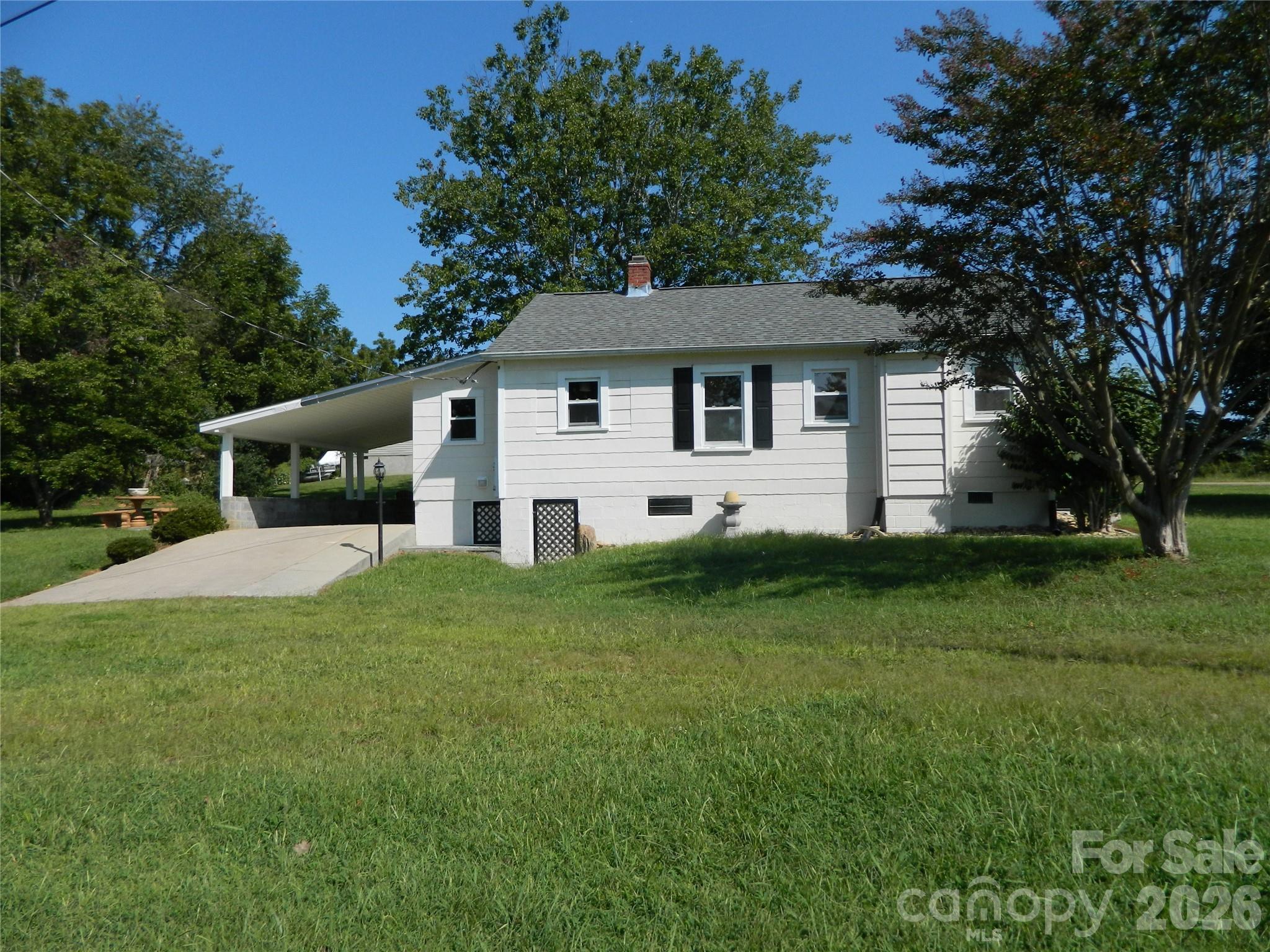 4441 Hickory Nut Ridge Road Hudson, NC 28638 - Photo 2 of 22 Gallery Image 2
