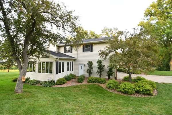 $499,900 | 17849 Wedgewood Drive, Zumbrota, MN 55992