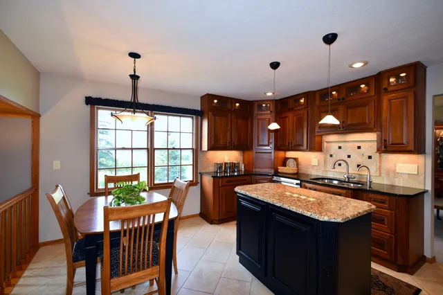 $519,900 | 17849 Wedgewood Drive, Zumbrota, MN 55992