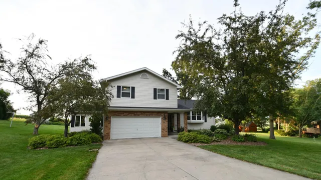 $519,900 | 17849 Wedgewood Drive, Zumbrota, MN 55992