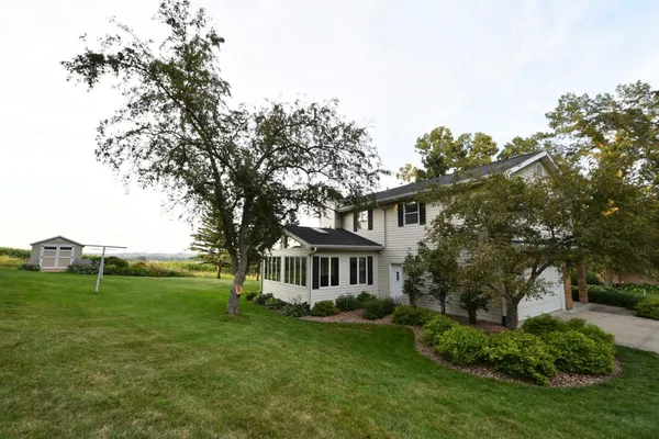 $499,900 | 17849 Wedgewood Drive, Zumbrota, MN 55992