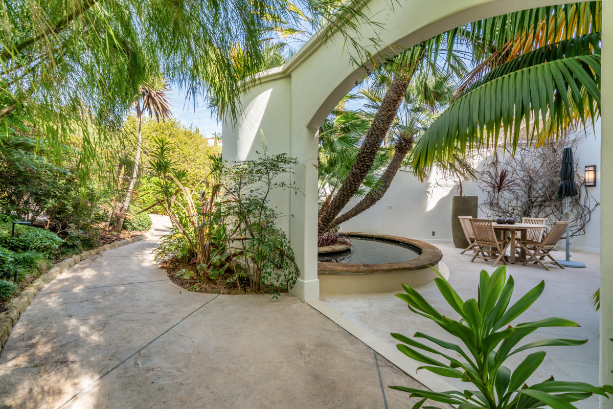 280 Loma Media Road Santa Barbara, CA 93103 - Photo 13 of 67 Entry 280 Loma Media Santa Barbara 93103