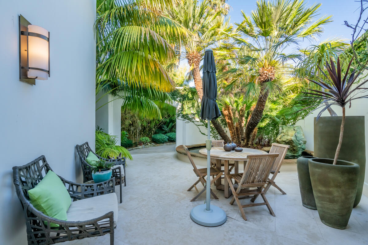 280 Loma Media Road Santa Barbara, CA 93103 - Photo 15 of 67 Entry Patio - 280 Loma Media SB 93103