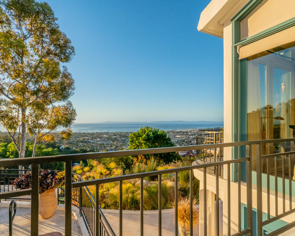 280 Loma Media Road Santa Barbara, CA 93103 - Photo 19 of 67 Side Patio View - 280 Loma Media SB