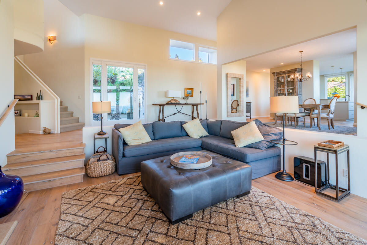 280 Loma Media Road Santa Barbara, CA 93103 - Photo 20 of 67 Living Entry - 280 Loma Media SB 93103