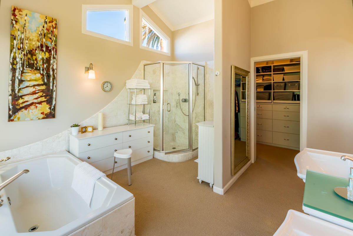 280 Loma Media Road Santa Barbara, CA 93103 - Photo 31 of 67 Master Bath - 280 Loma Media SB 93103