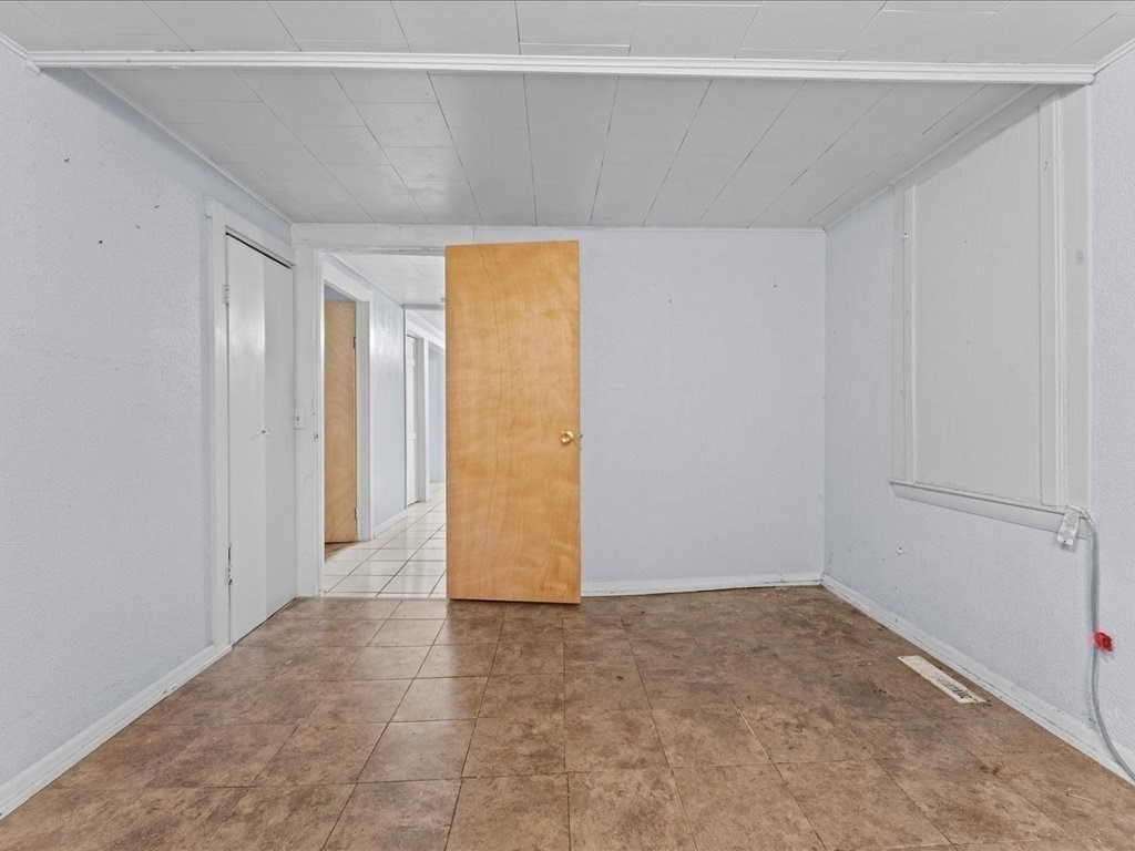 13 Hamilton Street Framingham, MA 01701 - Photo 11 of 37