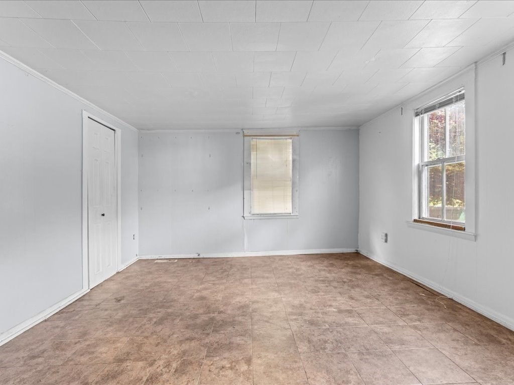 13 Hamilton Street Framingham, MA 01701 - Photo 12 of 37