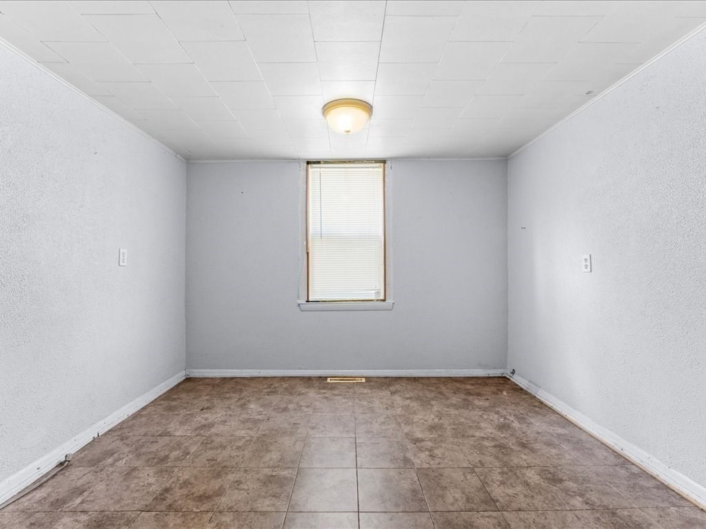 13 Hamilton Street Framingham, MA 01701 - Photo 13 of 37