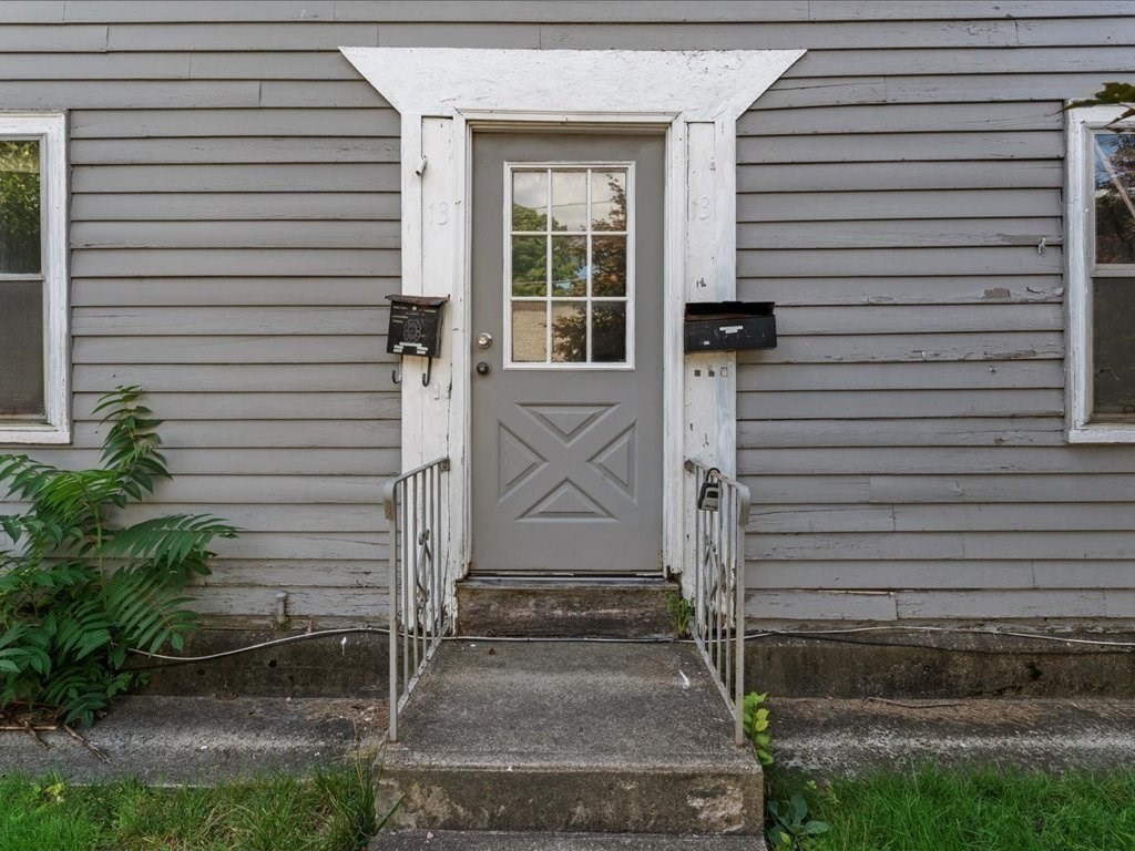 13 Hamilton Street Framingham, MA 01701 - Photo 2 of 37