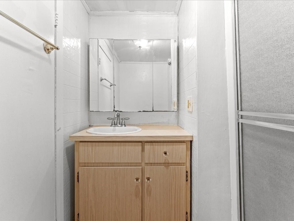 13 Hamilton Street Framingham, MA 01701 - Photo 22 of 37