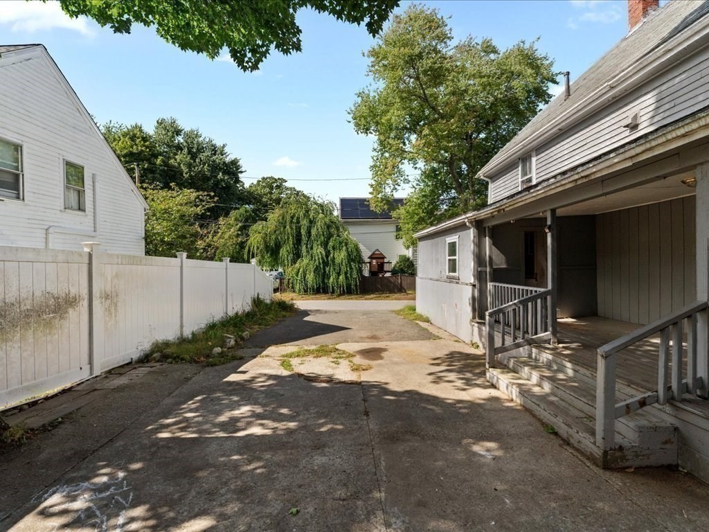 13 Hamilton Street Framingham, MA 01701 - Photo 26 of 37