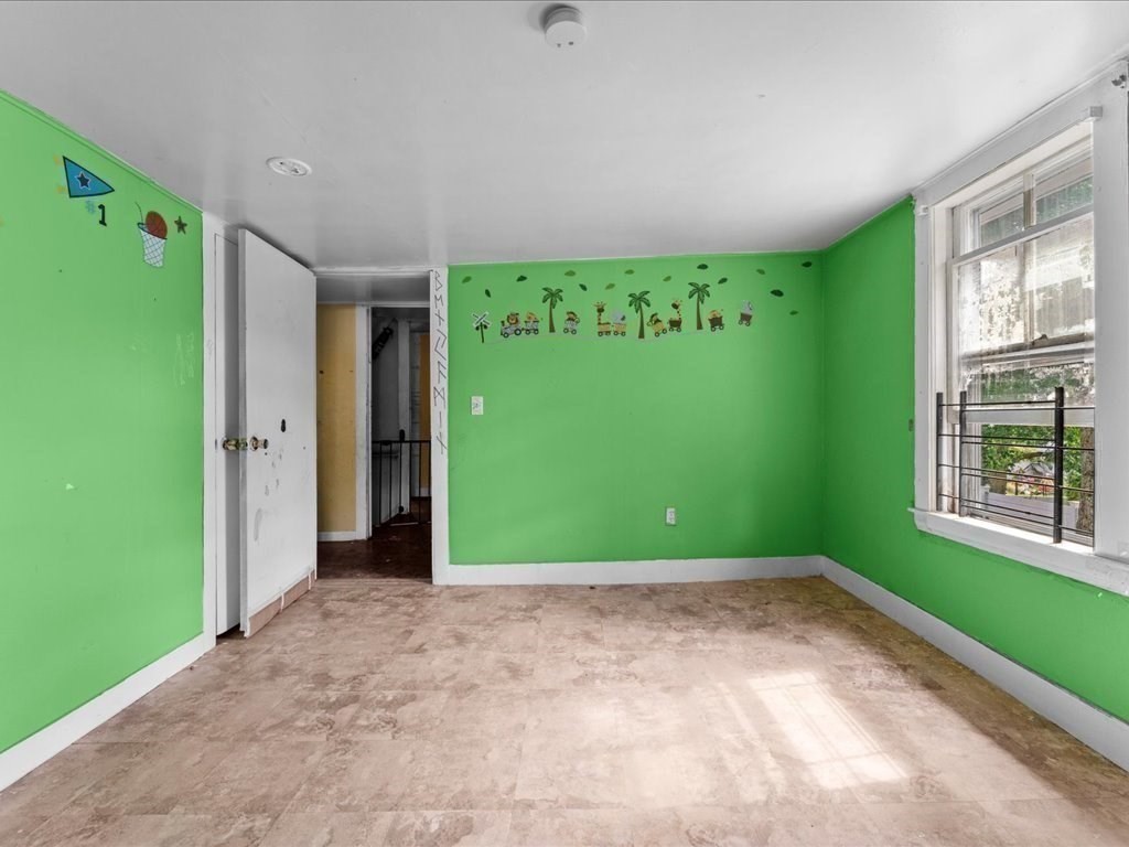 13 Hamilton Street Framingham, MA 01701 - Photo 7 of 37