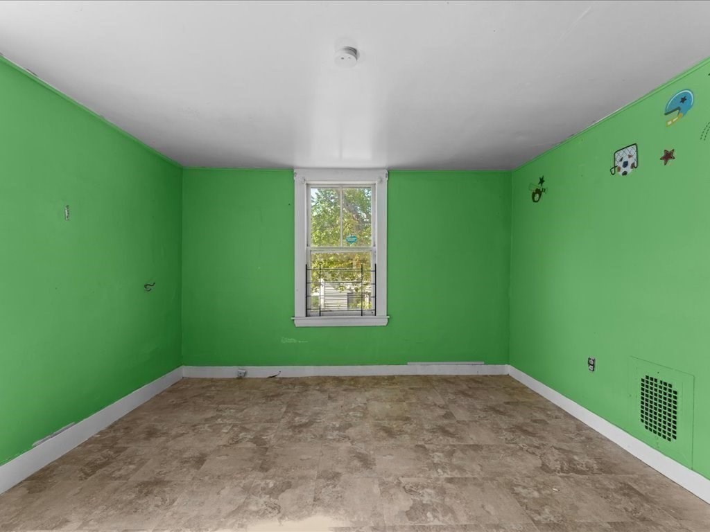 13 Hamilton Street Framingham, MA 01701 - Photo 8 of 37