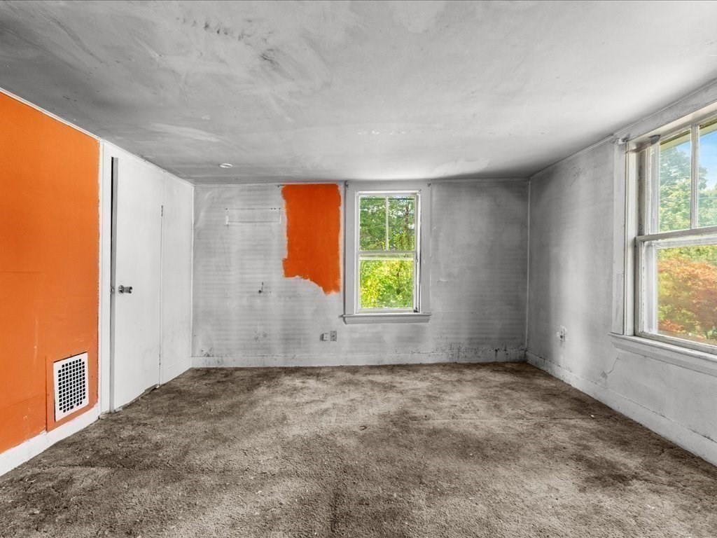 13 Hamilton Street Framingham, MA 01701 - Photo 9 of 37