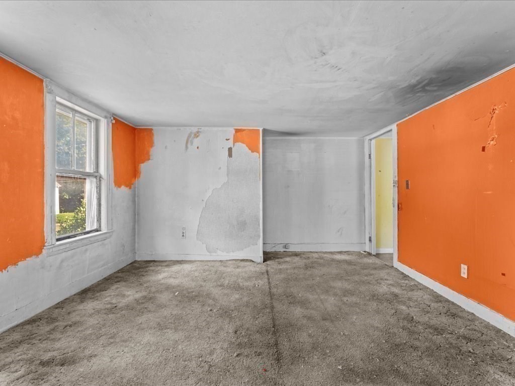 13 Hamilton Street Framingham, MA 01701 - Photo 10 of 37