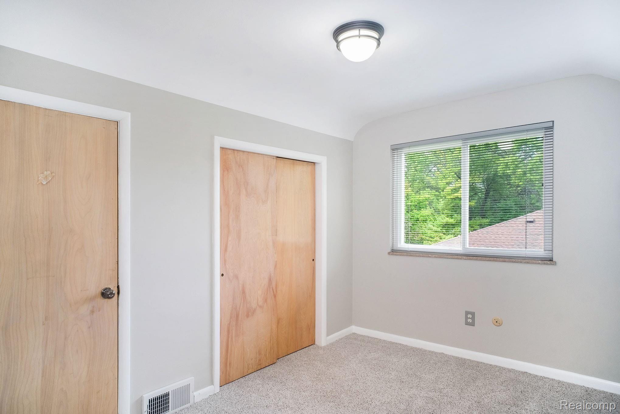 24200 Berg Road Southfield, MI 48033 - Photo 26 of 29 image 26.jpg