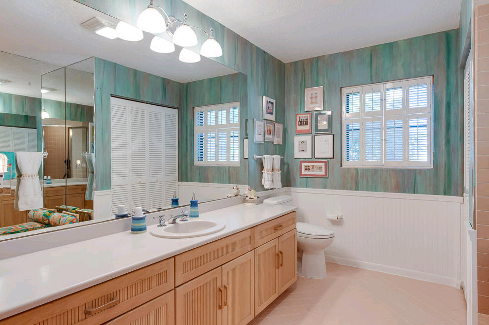 3188 Cove Road Jupiter, FL 33469 - Photo 12 of 15 Guest Bath