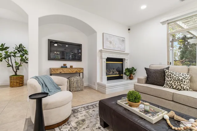 $1,245,000 | 945 Sierra Park Lane, Sacramento, CA 95864