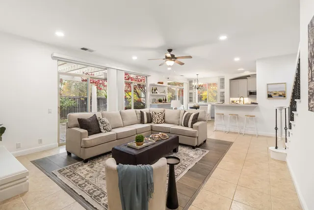 $1,245,000 | 945 Sierra Park Lane, Sacramento, CA 95864