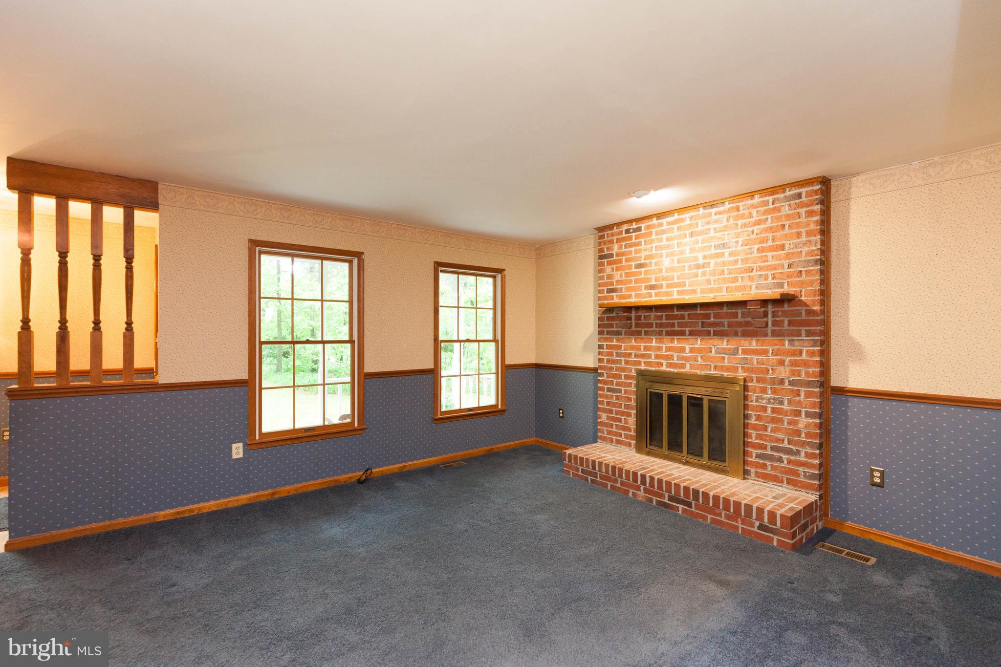 3550 Picnic Grove Road Manchester, MD 21102 - Photo 11 of 30 Living Room 1