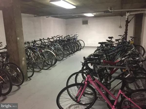 $2,090 | 1220 Blair Mill Road, Unit 1007, Silver Spring, MD 20910