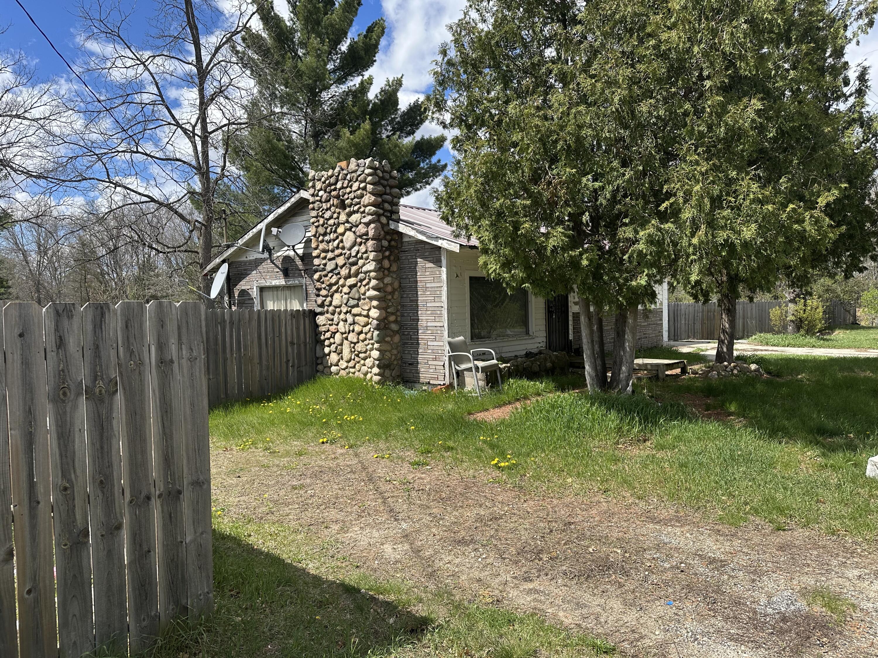 5967 South Forman Road Idlewild, MI 49642 - Photo 2 of 18 IMG_8716