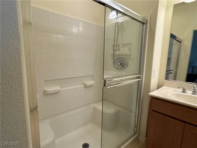 $2,200 | 11308 Belmont Lake Drive, Unit 105, Las Vegas, NV 89135