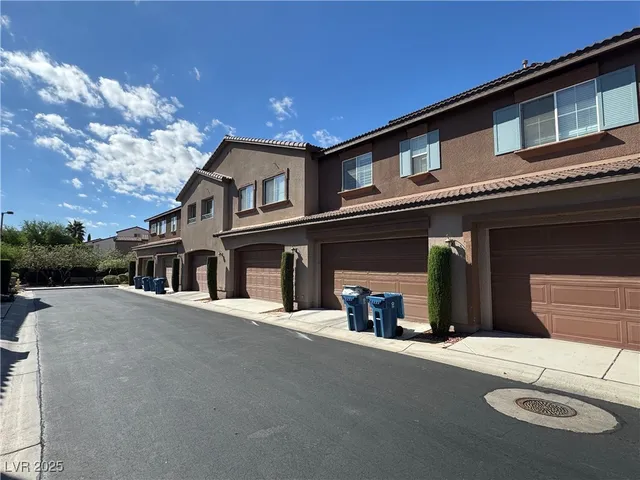 $2,200 | 11308 Belmont Lake Drive, Unit 105, Las Vegas, NV 89135